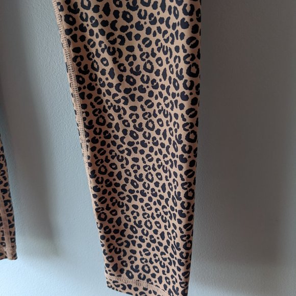 ALLFENIX | Cheetah Sand 7/8 Legging Size XS - Picture 5 of 10
